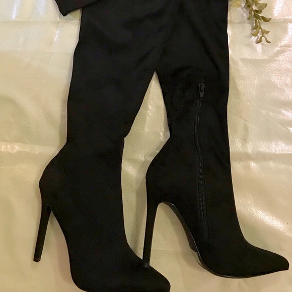 Women’s black thigh high stilettos - Picture 5 of 5